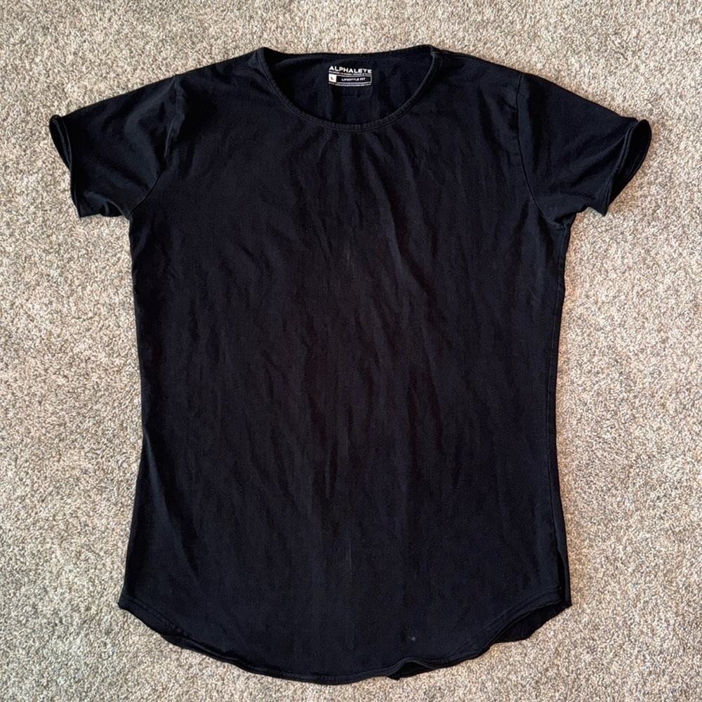 Alphalete Shirt. Men’s size L.